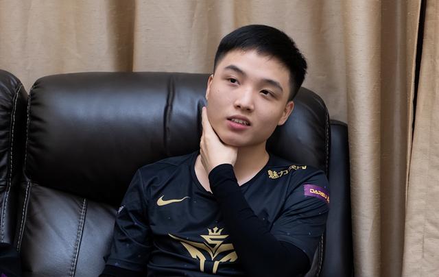 包含Karsa迎来三赛季高光表现，SKT球迷沸腾！的词条
